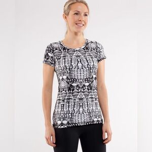 Lululemon Lively Crewneck Tee *Vitasea - Size 12 - White Black Glacier Lace